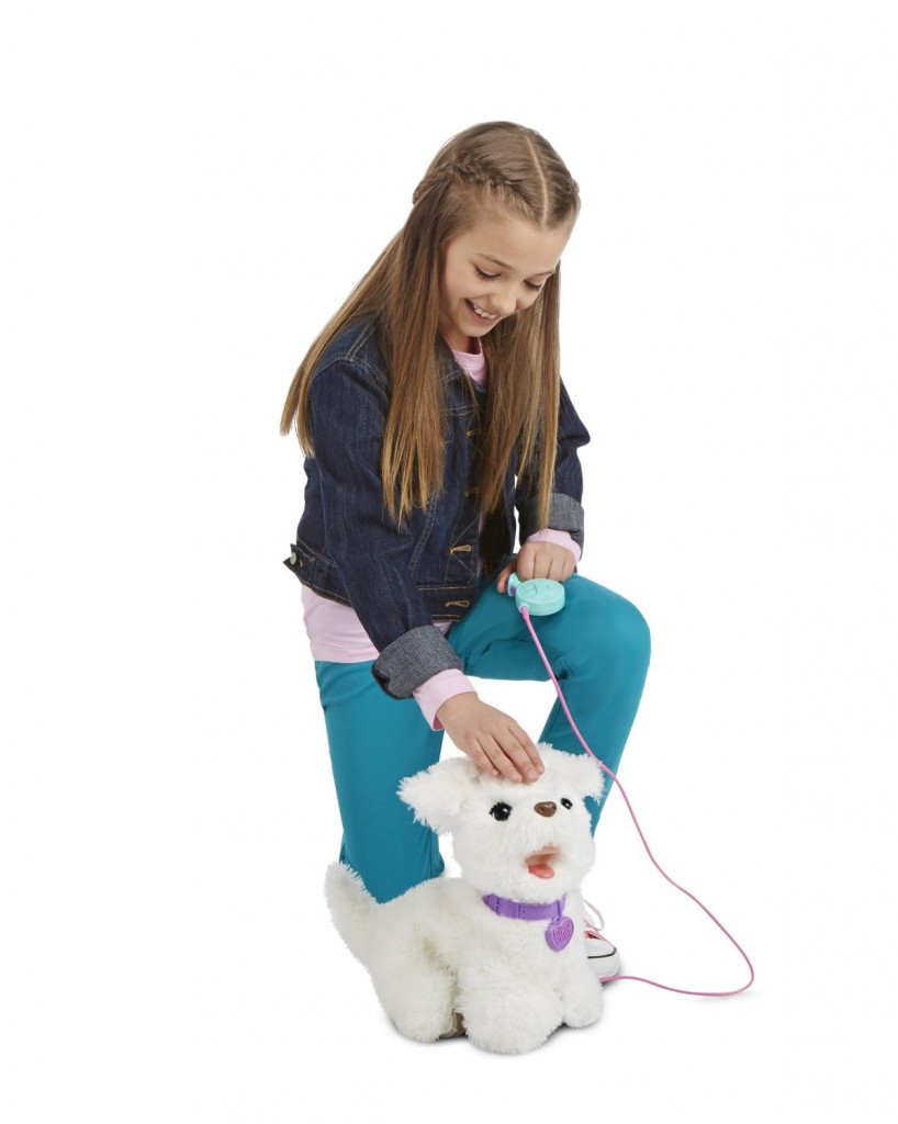 La Nuova cagnolina Gogo peluche interattivo prezzo giocattolo 2015 Hasbro